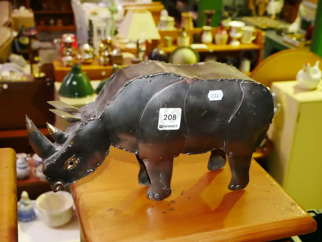 metal ornamental rhinoceros Image 1++