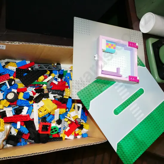 box; Lego pieces
