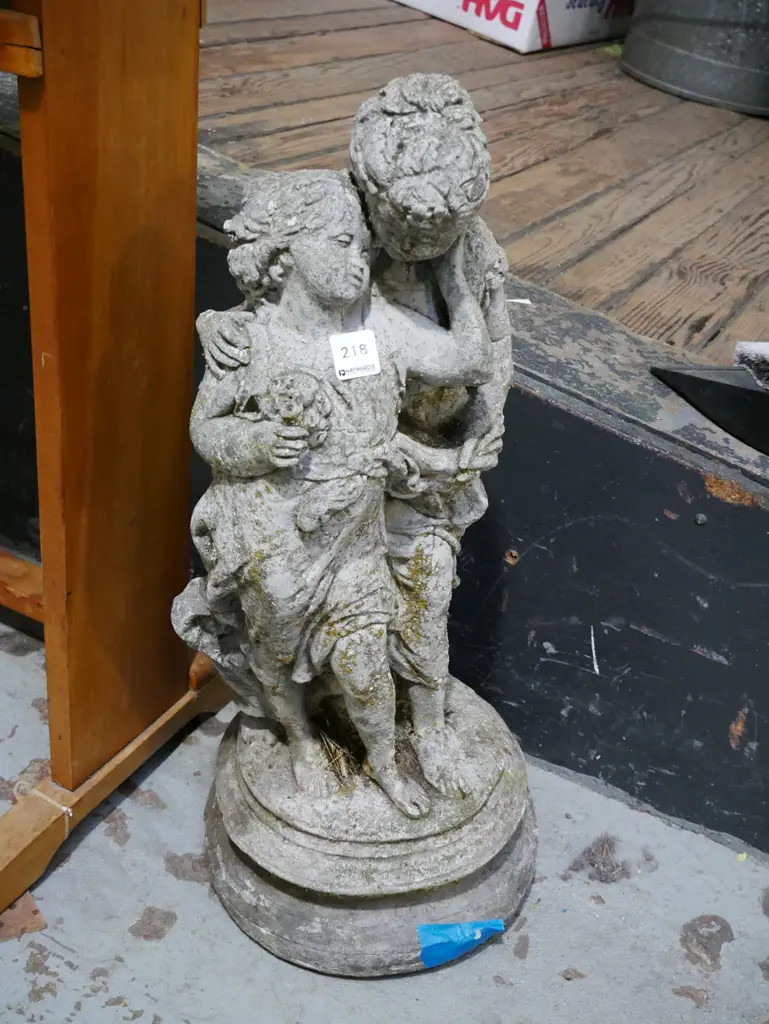 concrete garden ornament - 2 lovers H-600 Image 1++