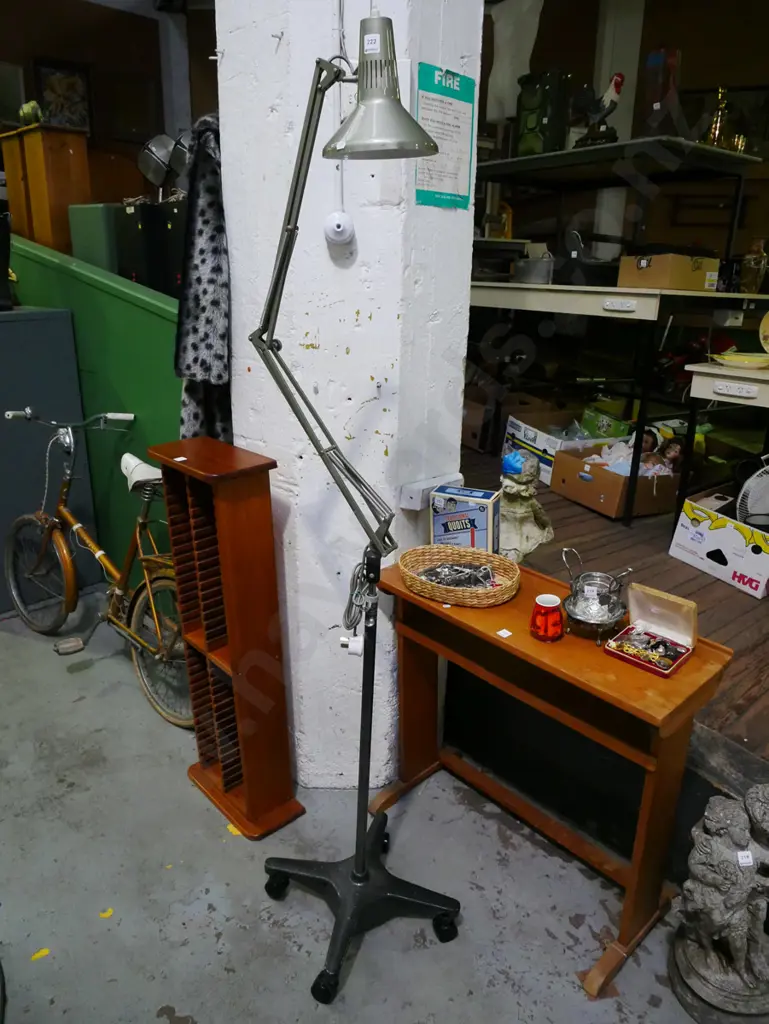 Superlux anglepoise lamp - adjustable height stand Image 1++