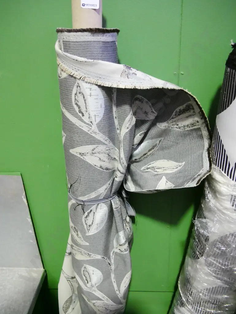 bolt of upholstery fabric - leaf pattern Image 1++