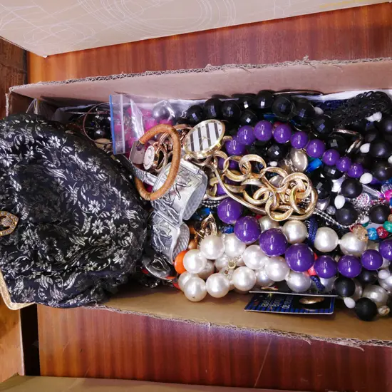 box; costume jewellery etc