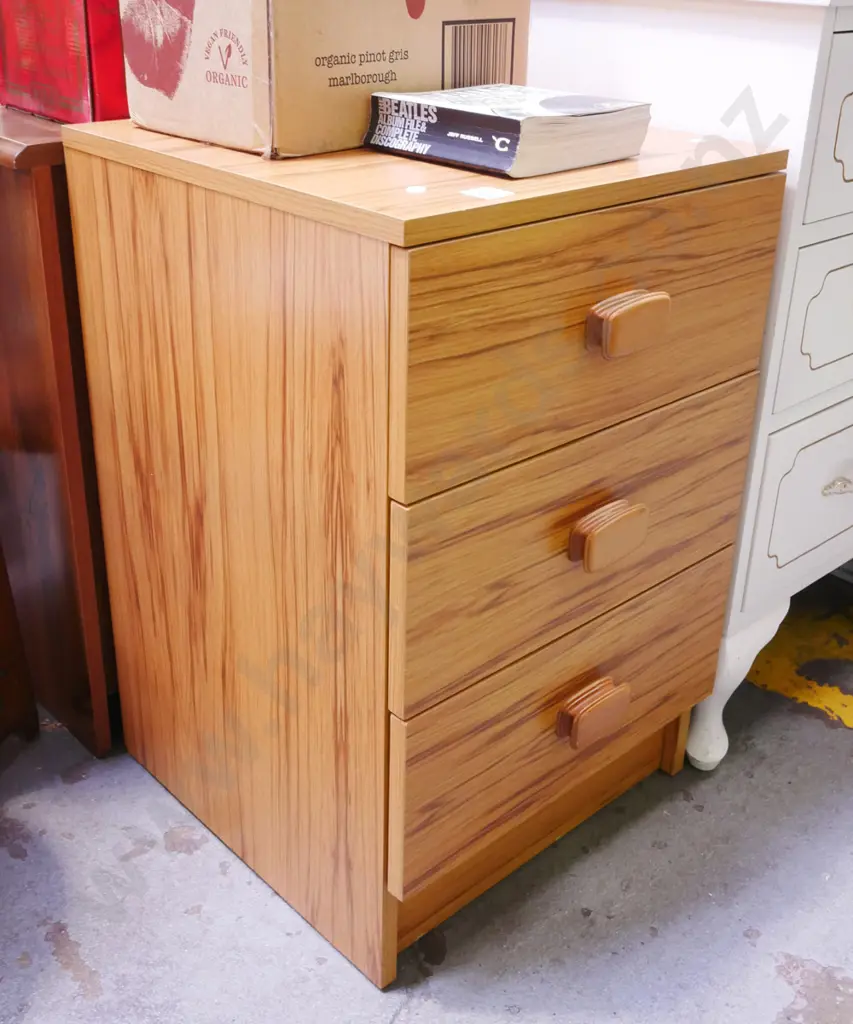 mdf wood veneer bedside cabinet Image 1++