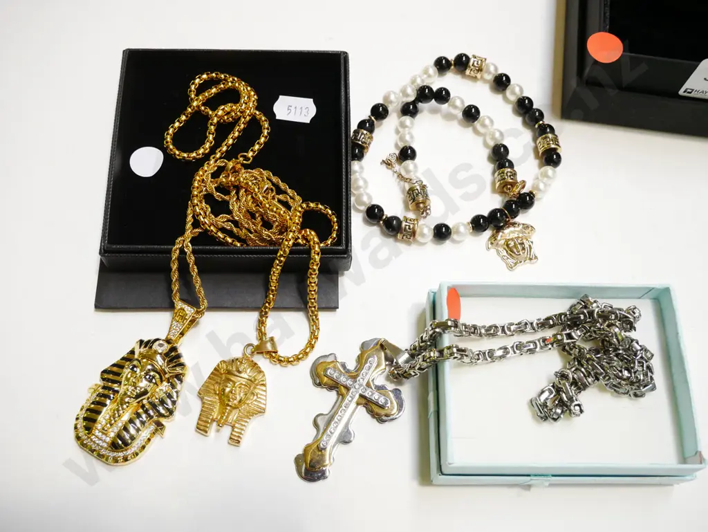 3x boxes of jewellery; crucifix, Egyptian items, beaded necklace - red dots Image 1++