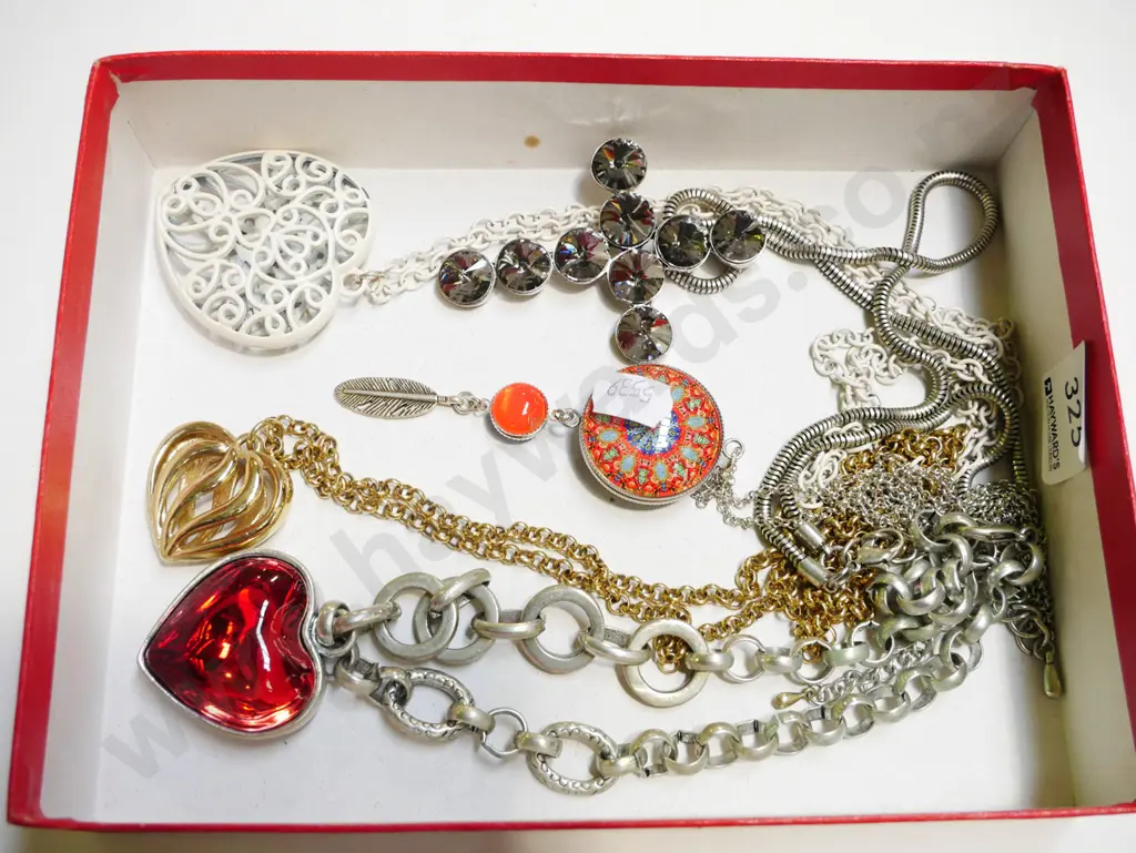tray of costume jewellery Image 1++