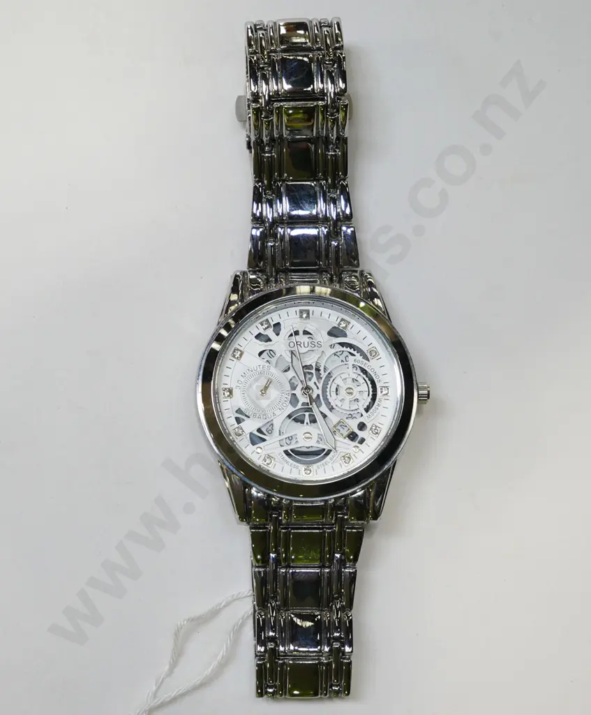 stainless steel wristwatch Image 1++