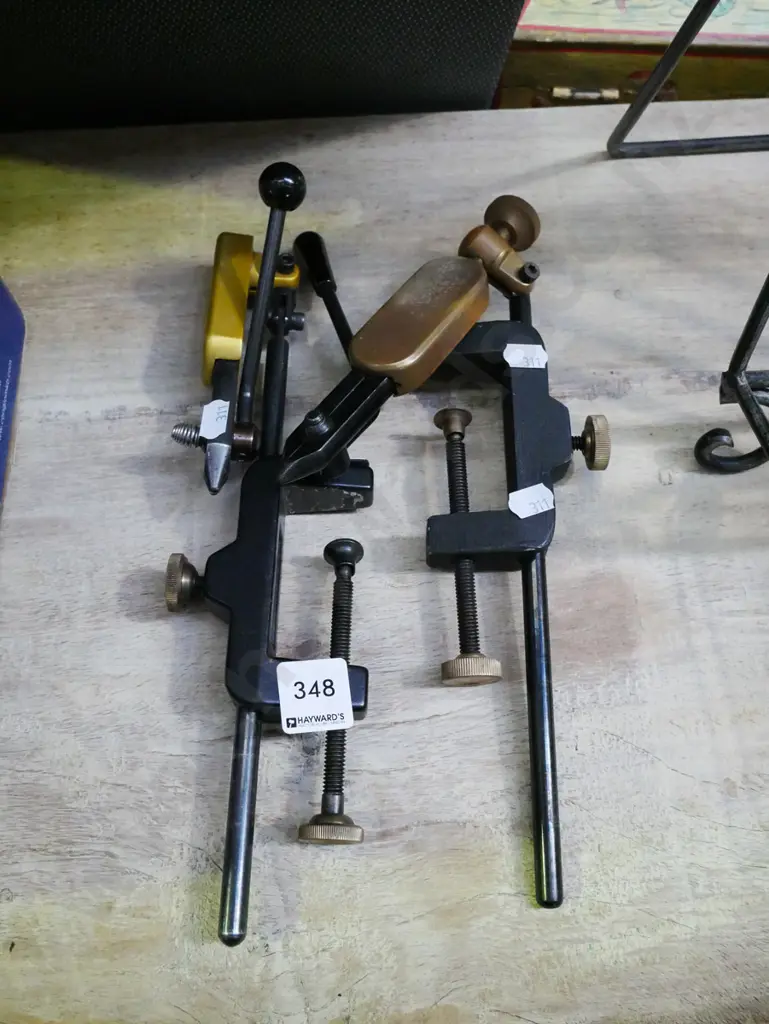2x clamp mounted fly tieing clamps Image 1++