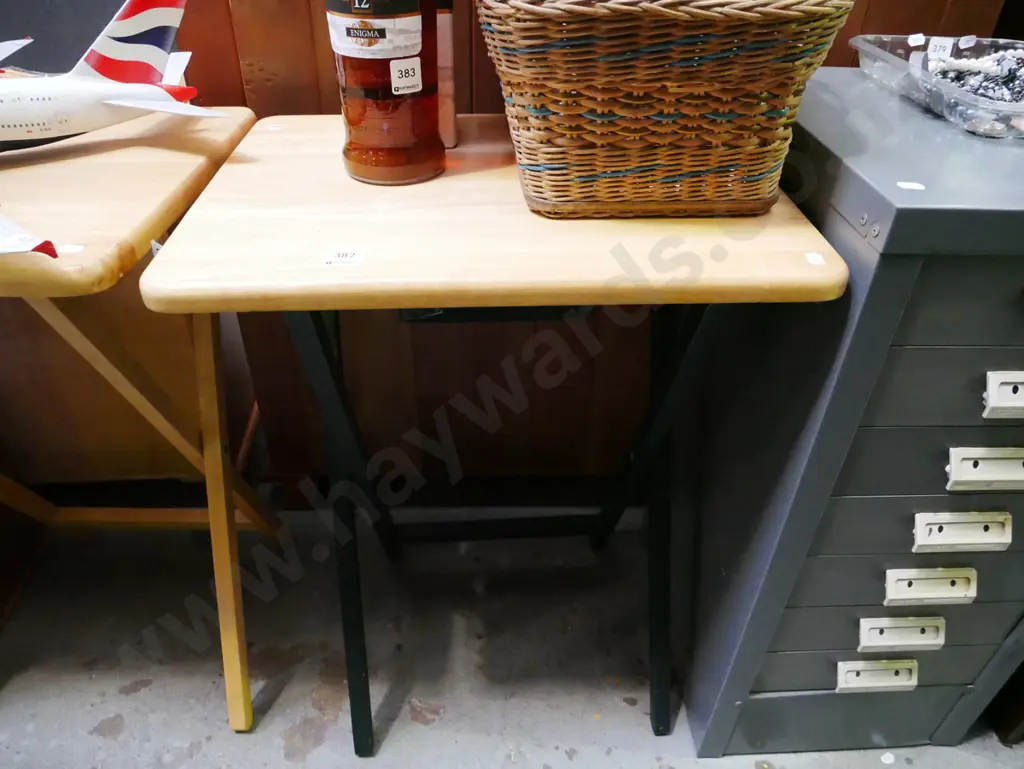 wooden foldaway table Image 1++