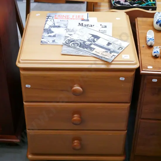 pine and rimu 3 drawer bedside cabinet