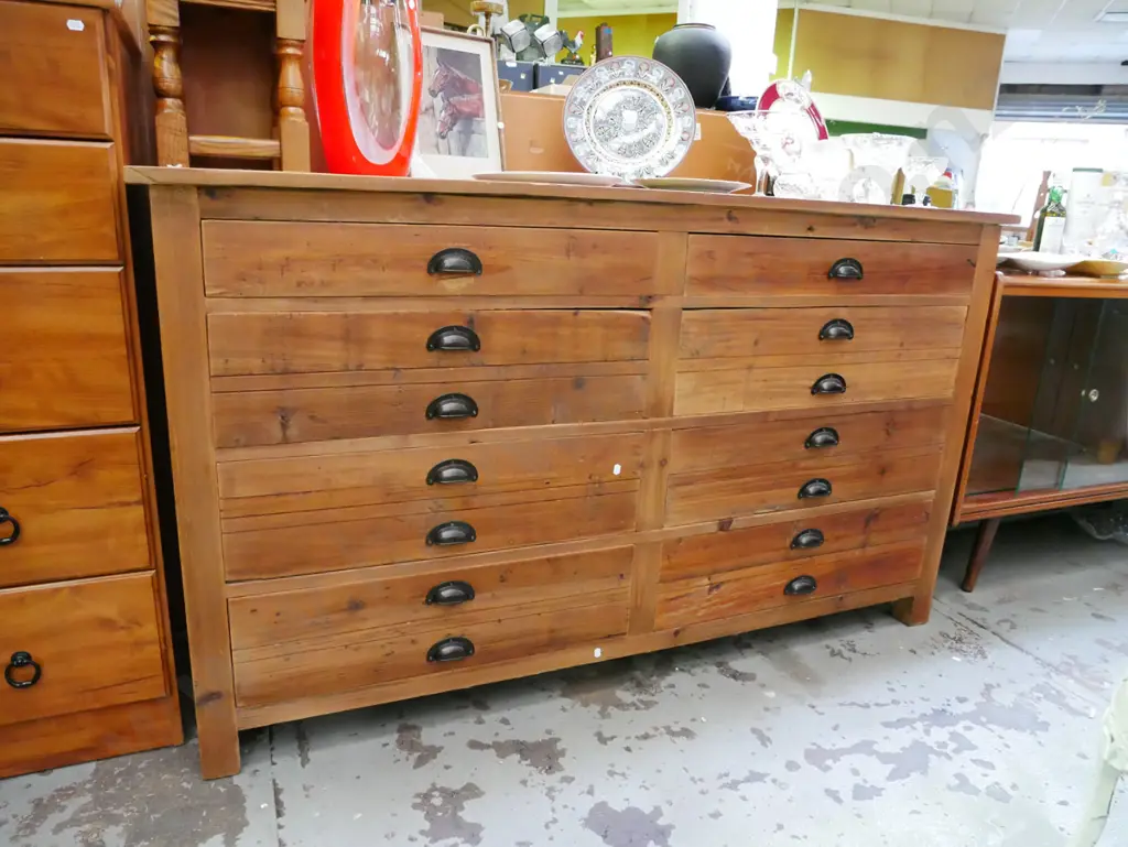 Indonesian wooden 8 drawer chest H-910 W-1560 D-500 Image 1++