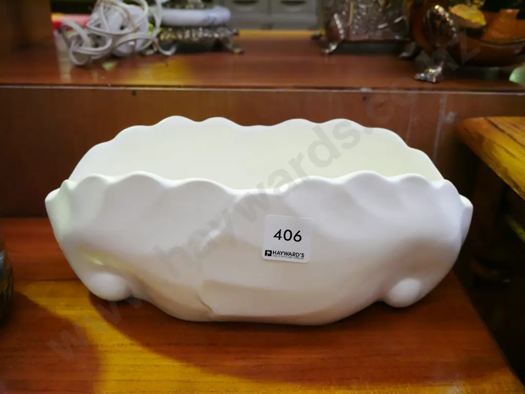 Crown Lynn 105 vase  - has crack Image 1++