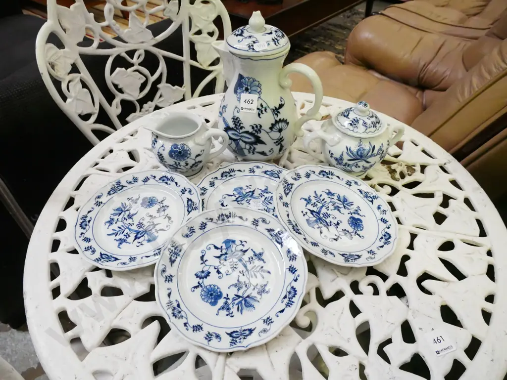 Blue Danube tea pot, creamer, lidded sugar, 4 side plates Image 1++