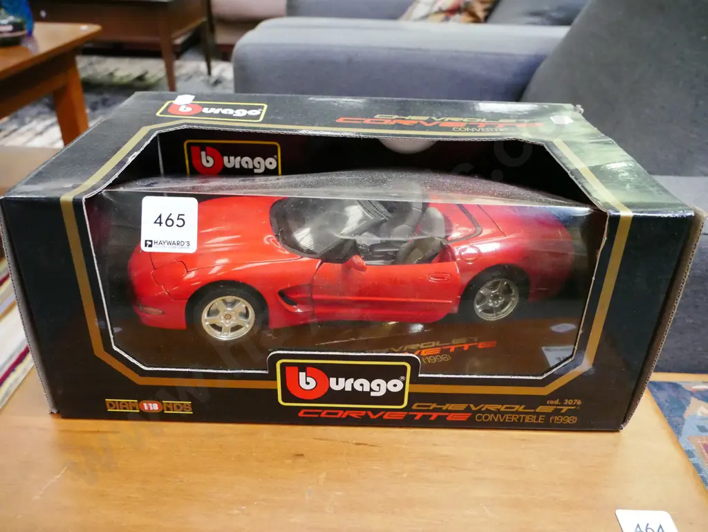 Burago 1:18 scale model of 1998 convertible Corvette Image 1++