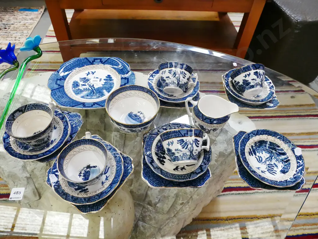willow pattern trios, creamer, sugar, plate Image 1++