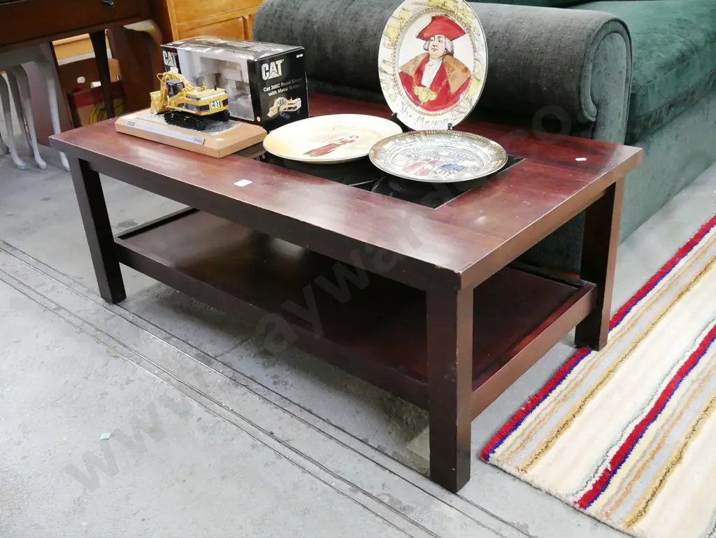 solid pine and glass top coffee table H-420 W-1110 D-570 Image 1++