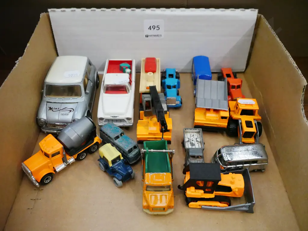 box of model vehicles Image 1++