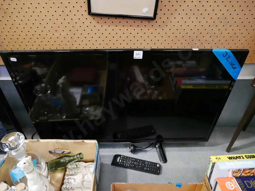 Konic 32" TV Image 1++