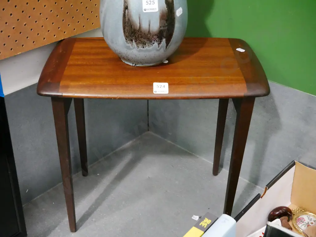mahogany end table H-380 Image 1++