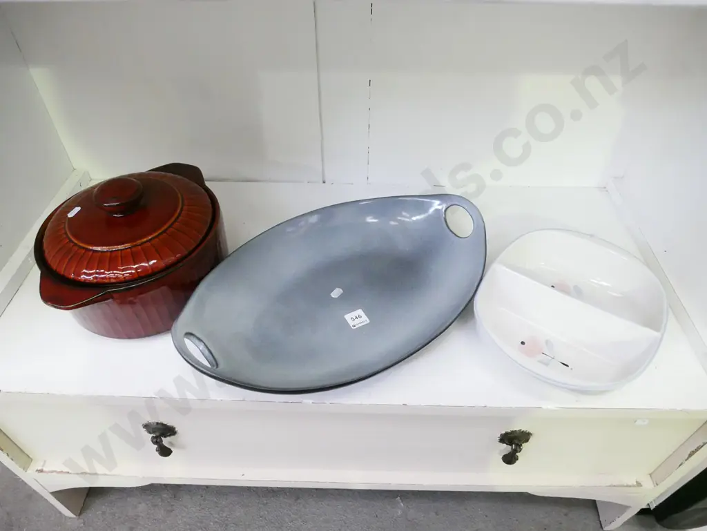 lidded casserole, serving bowl, Temuka baking dish Image 1++