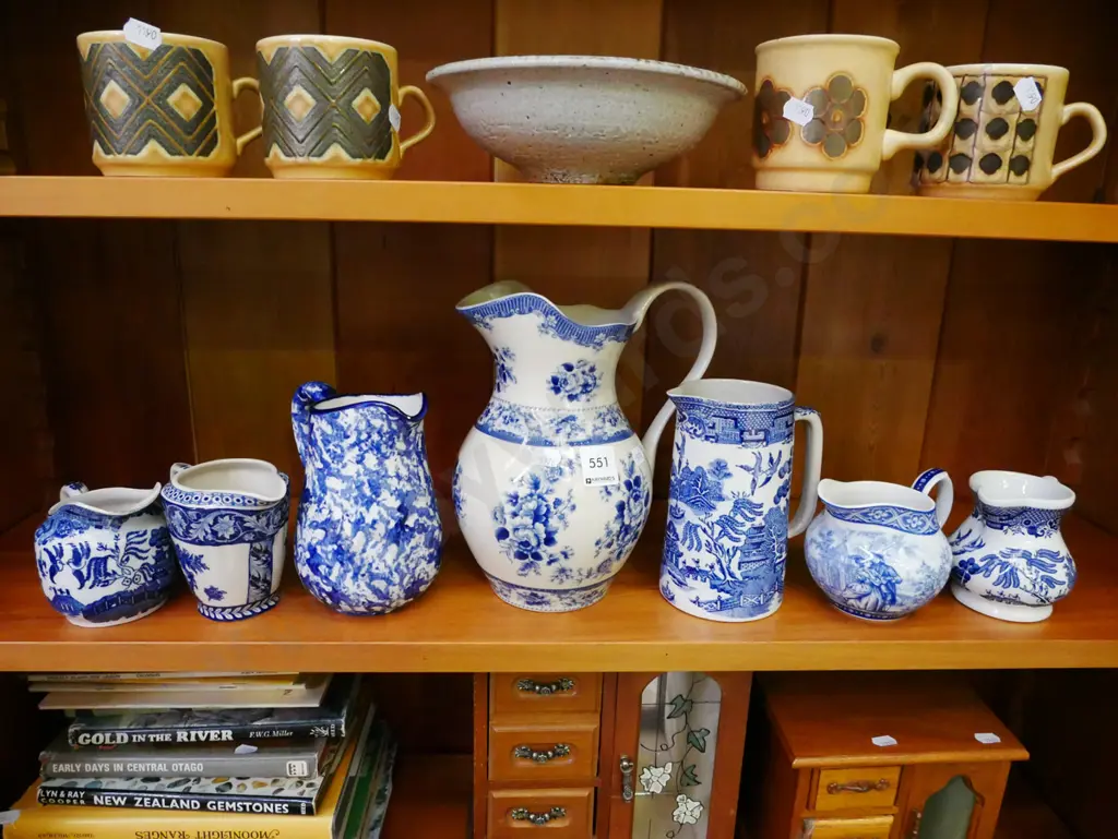 blue and white jugs Image 1++