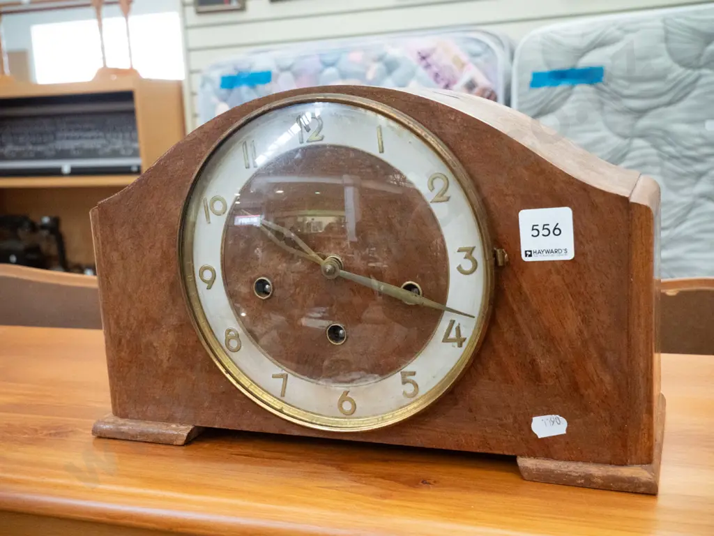 wood cased mantle clock Image 1++