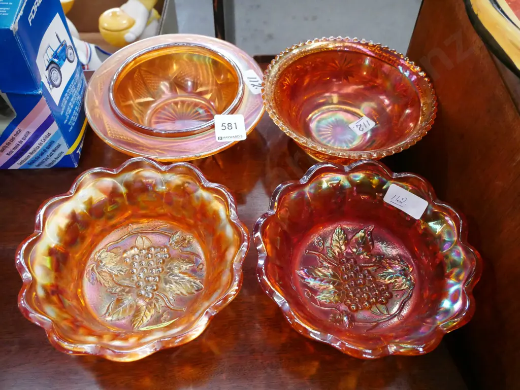 4x carnival glass bowls Image 1++