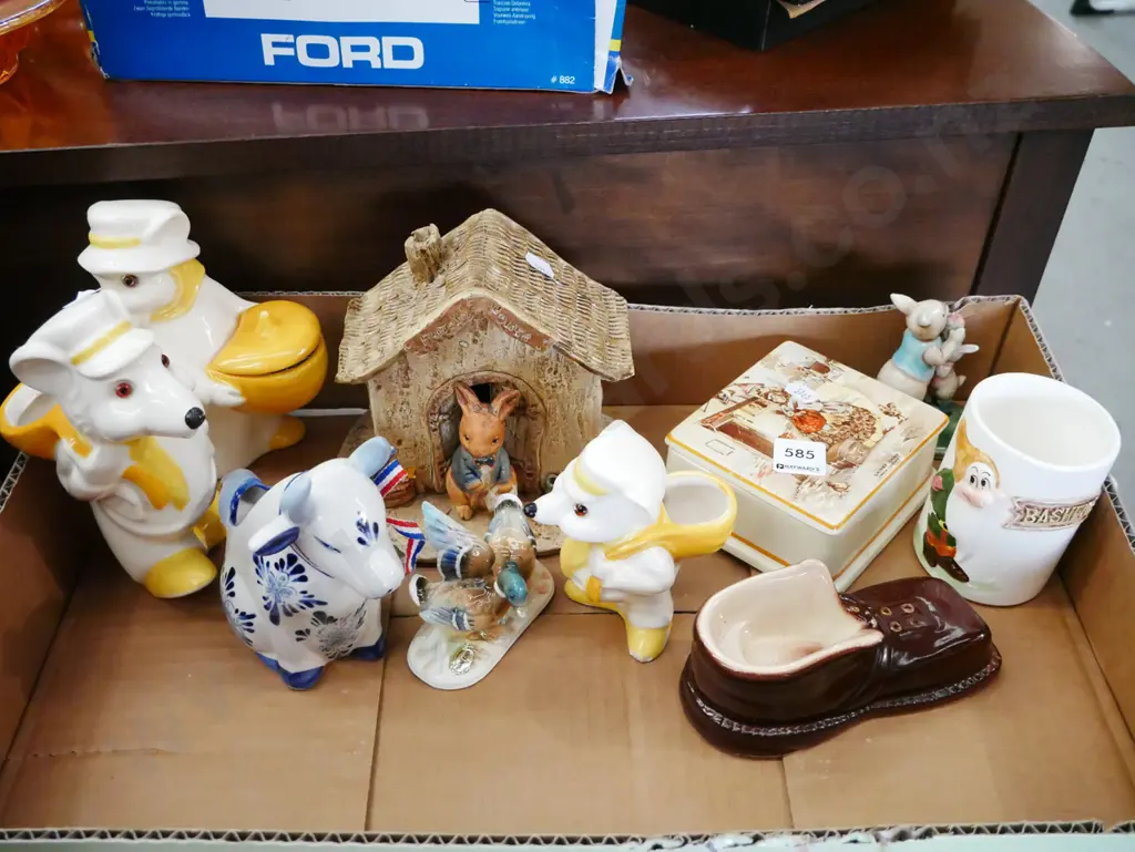 box; novelty egg cups, cow creamer, cottage etc Image 1++
