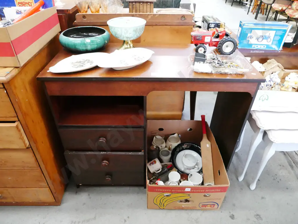 mdf dark stained 3 drawer study desk H-750 W-900 D-400 Image 1++