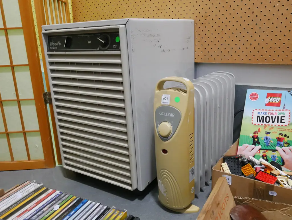 Woods dehumdifier, small Goldair oil column heater - green dots Image 1++