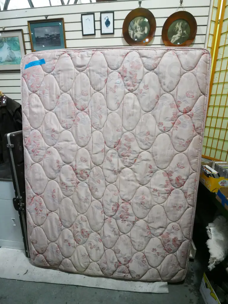 queen bed base and mattress Image 1++