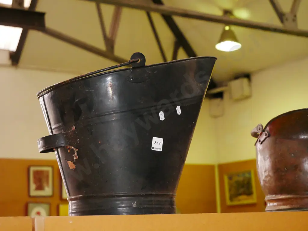 coal scuttle Image 1++