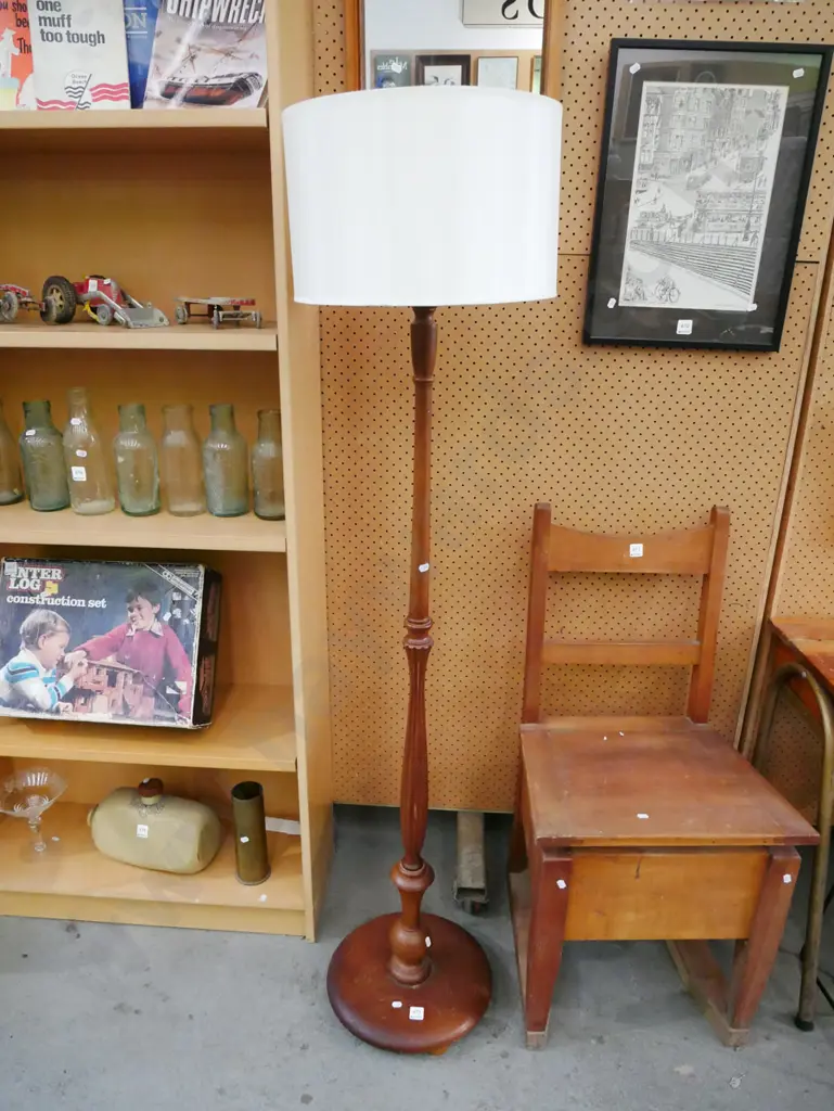 mahogany based standard lamp - needs rewiring Image 1++