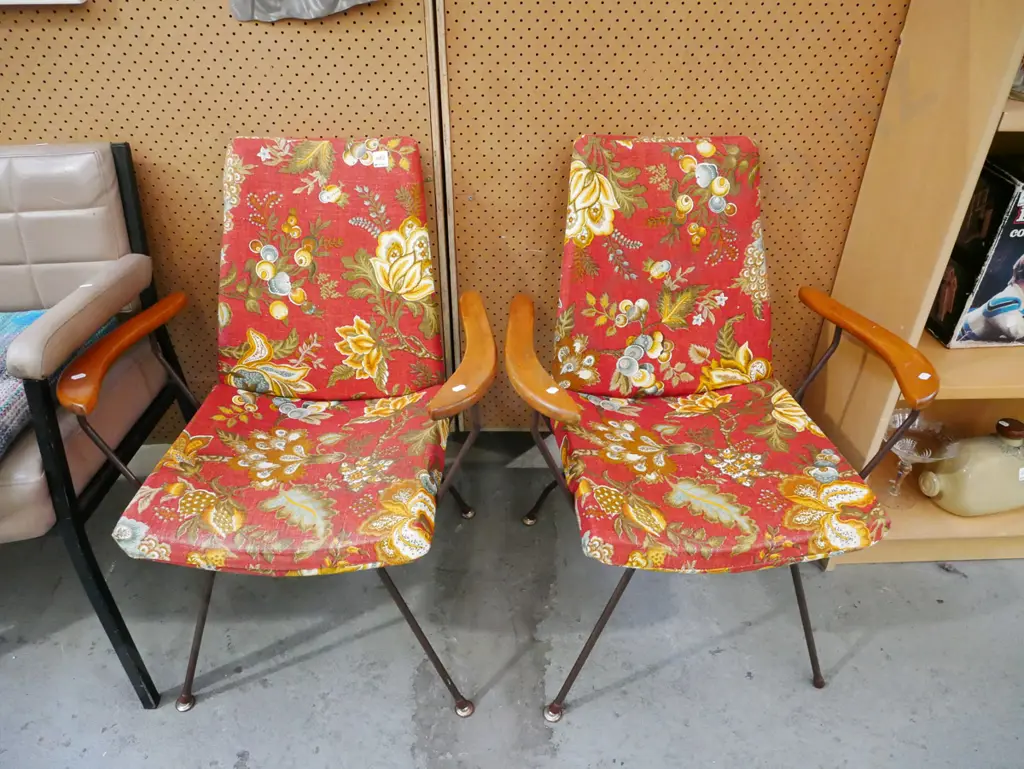 pair of metal and wood retro chairs Image 1++
