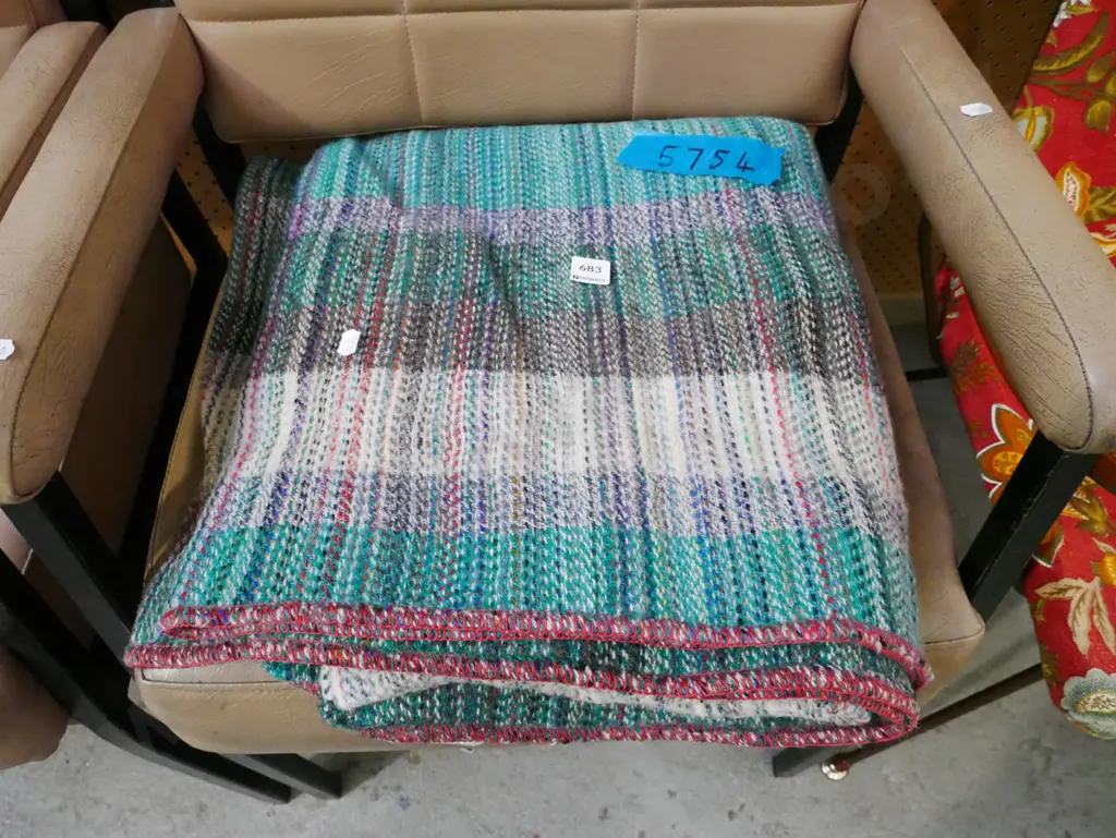woollen blanket Image 1++