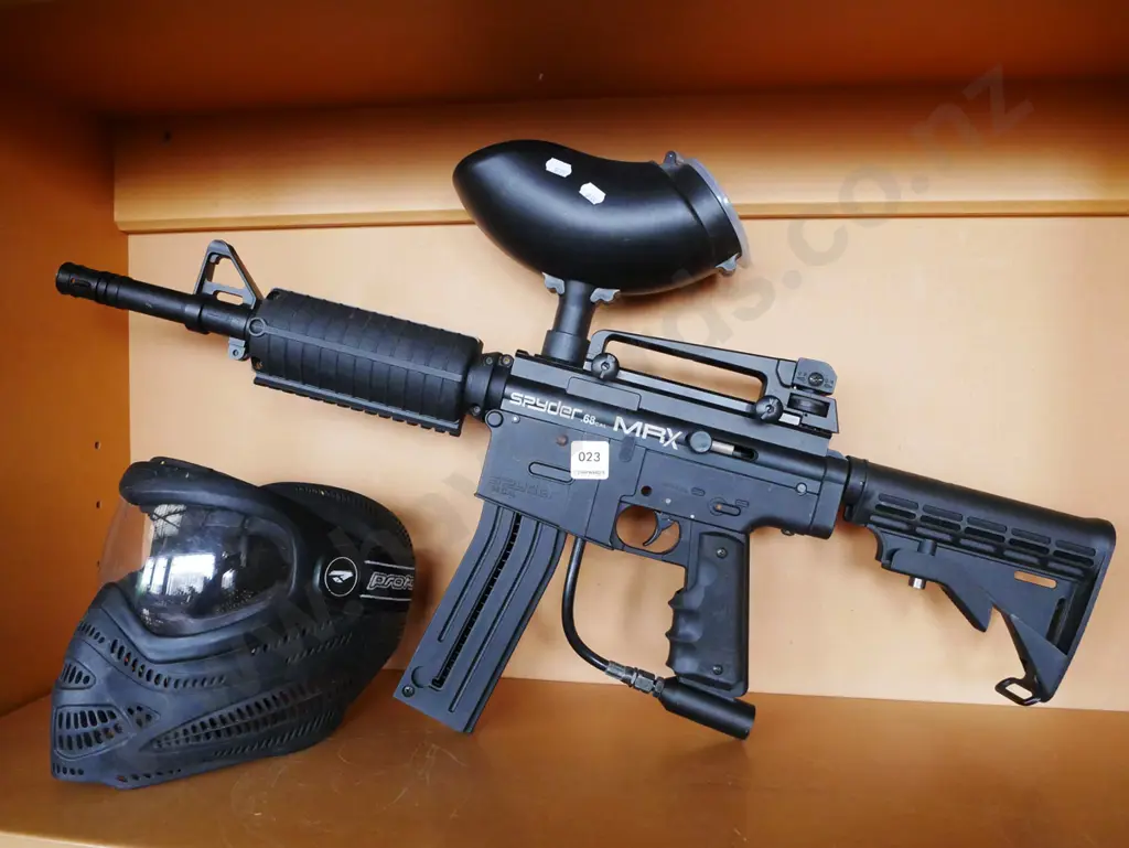 Spyder 68 caliber paint ball gun and mask Image 1++