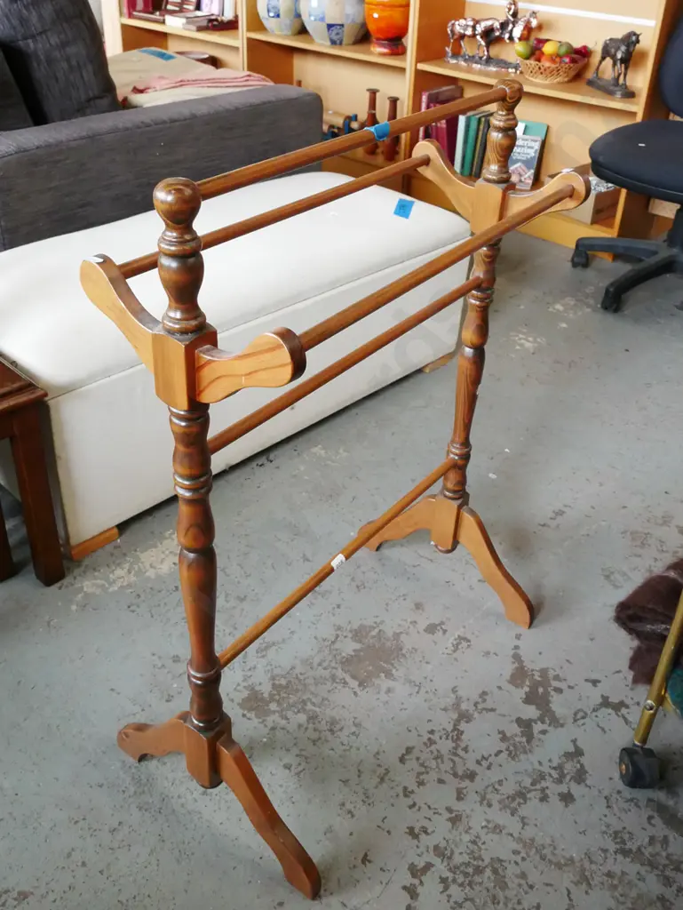 wooden towel rail Image 1++