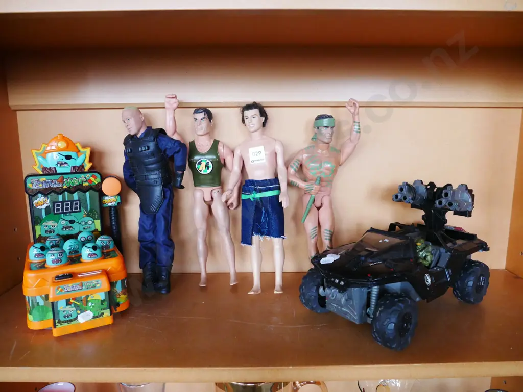 action figurines, toys Image 1++