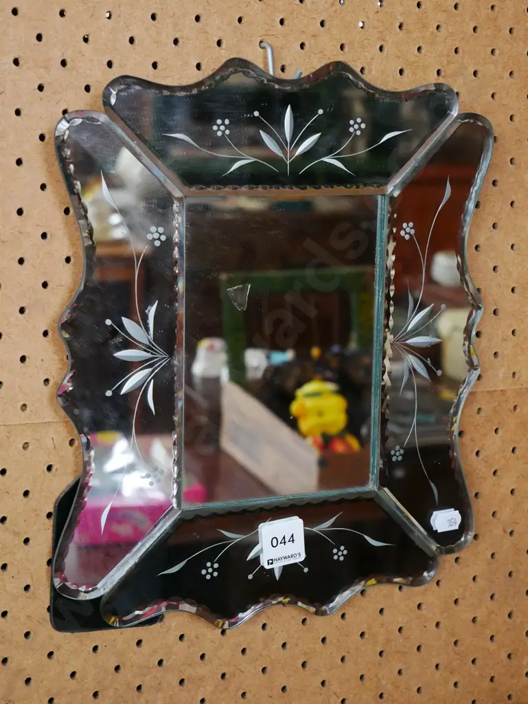 small reproduction Victorian mirror - some damage H-310 Image 1++