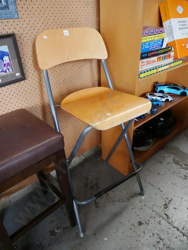 metal and ply industrial foldaway stool Image 1++