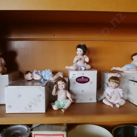6x Ashton Drake boxed baby dolls