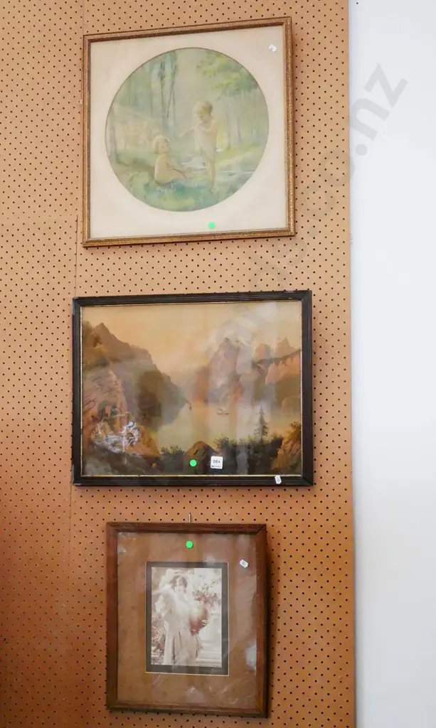 3x framed prints- green dots Image 1++