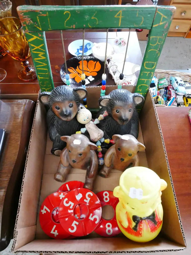 box; abacus, ornamental teddy bears etc Image 1++