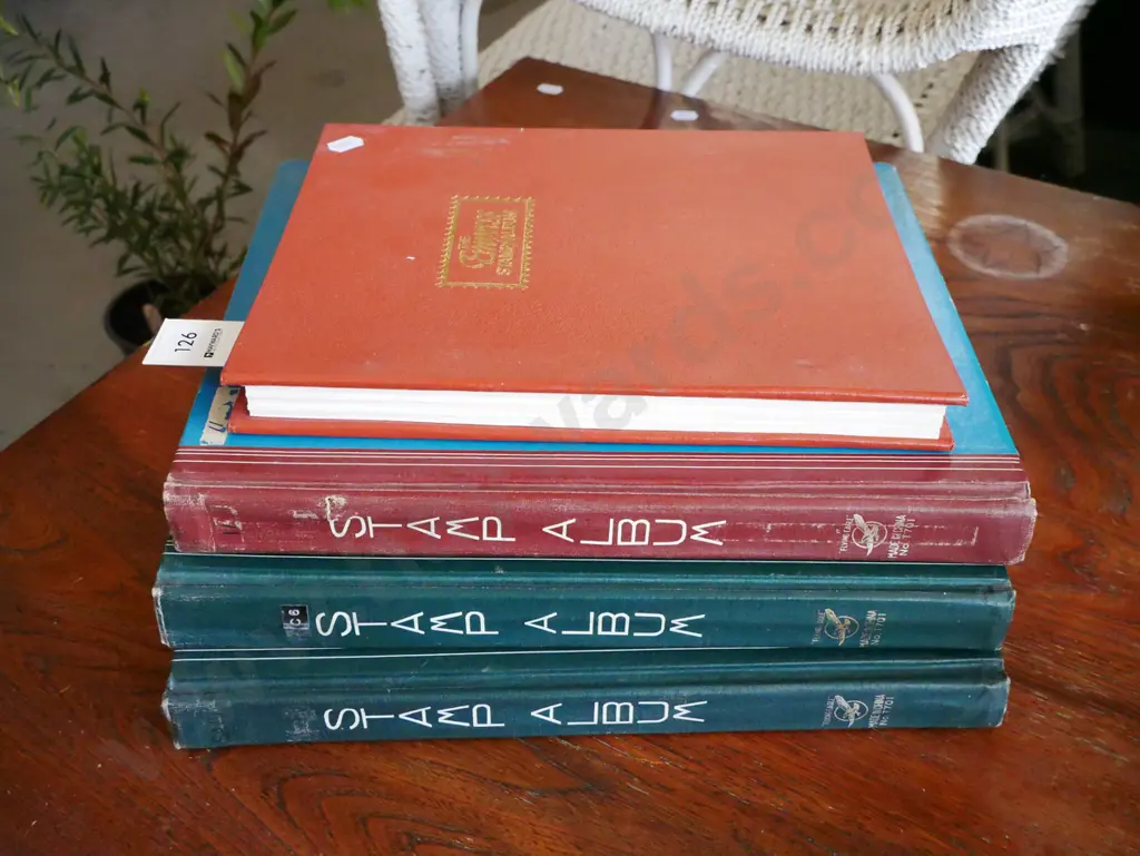 4x stamp albums  Image 1++