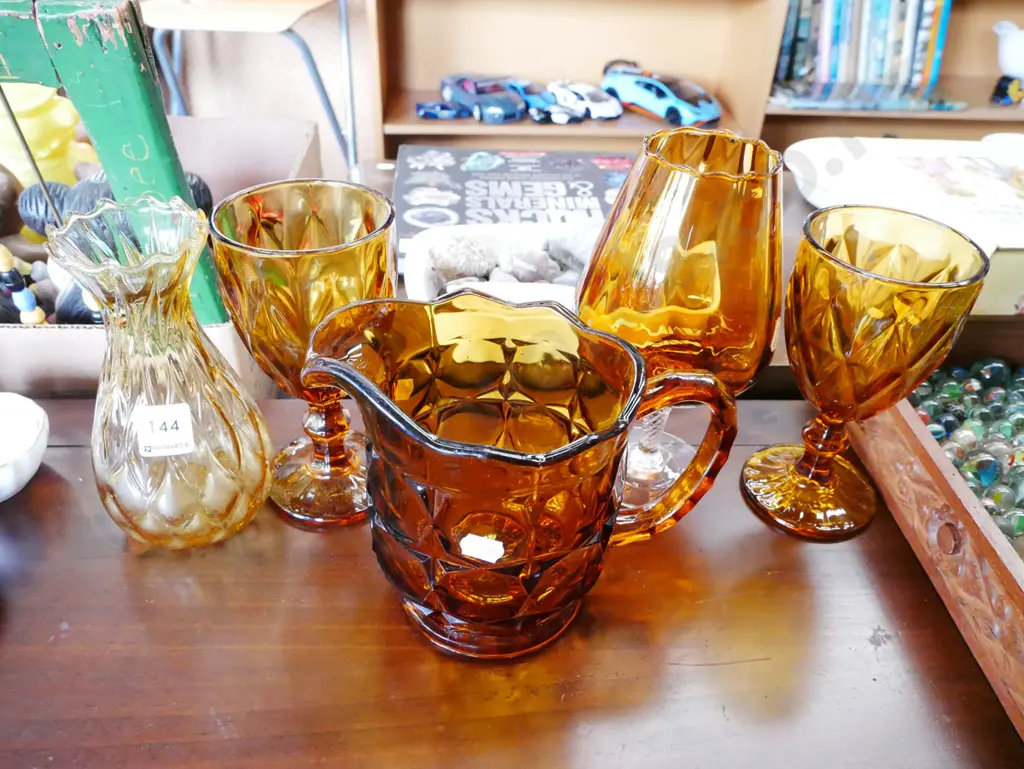 3x amber glass goblets, water jug, vase Goblet H-210 Image 1++