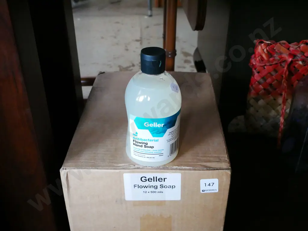 box; Geller antibacterial hand soap Image 1++