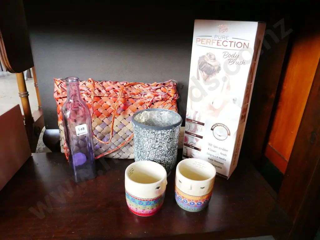 kete, body brush, coffee cups etc Image 1++