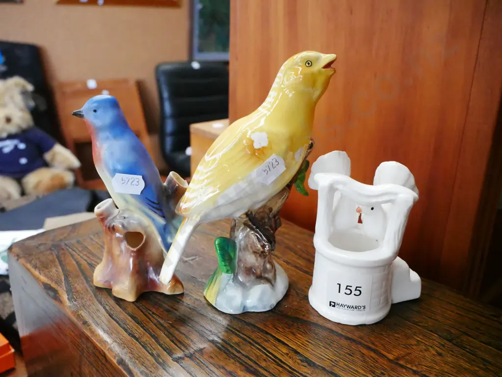 3x bird figurines Image 1++