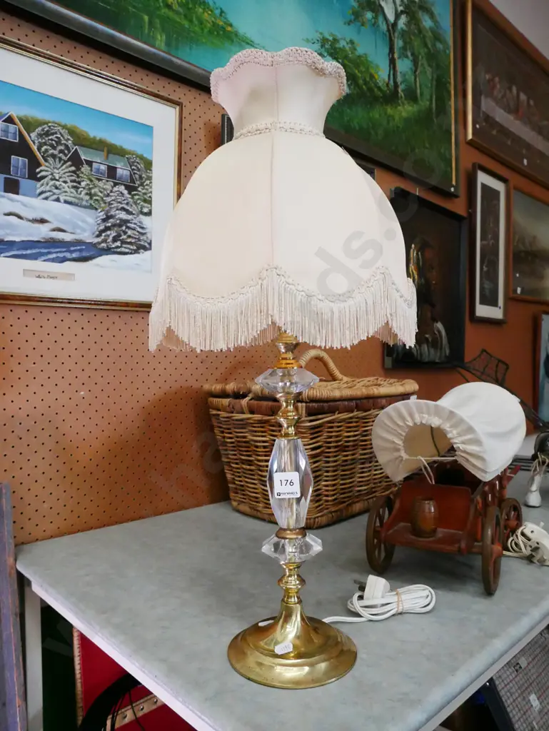 brass and glass based table lamp H-470 Image 1++