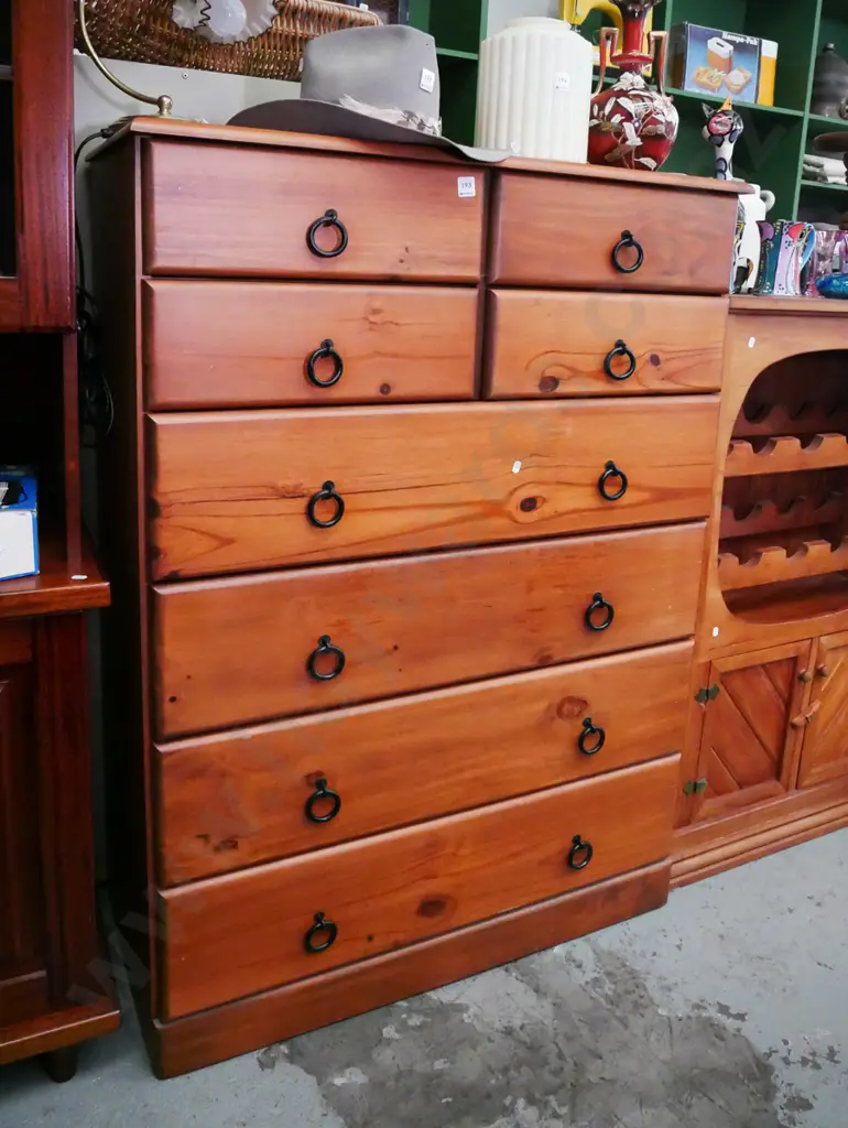 solid pine 8 drawer chest H-1290 W-930 D-435 Image 1++
