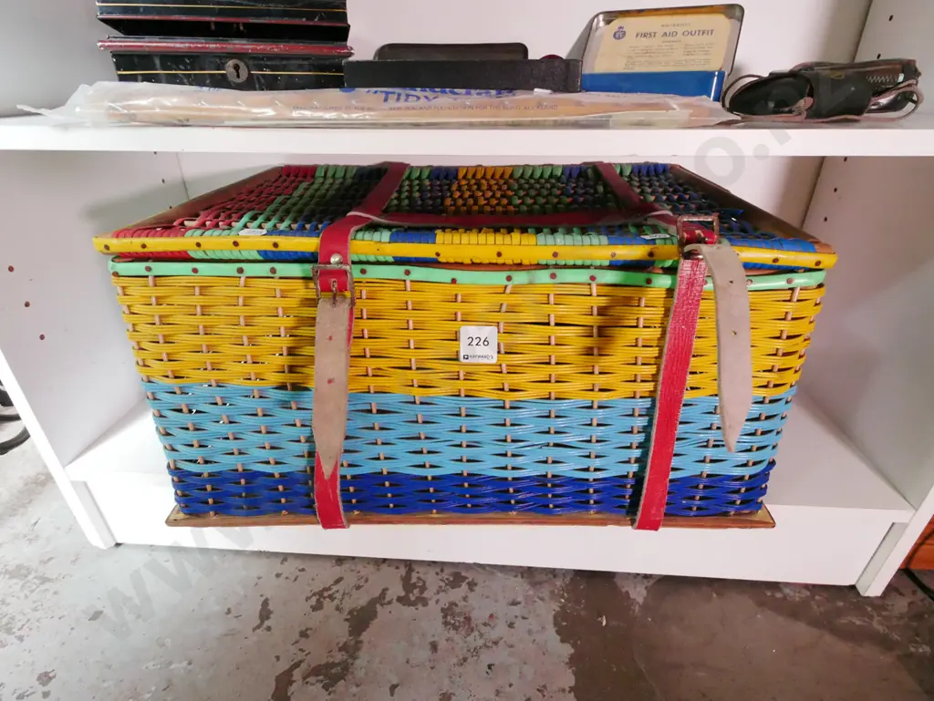 woven plastic laundry hamper Image 1++